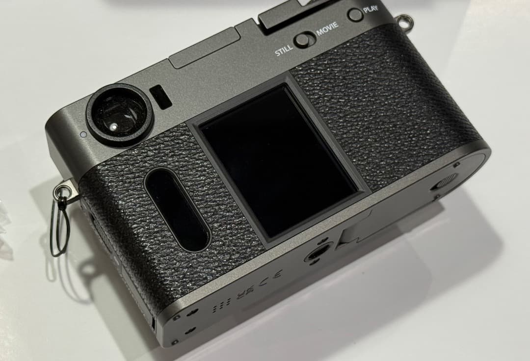 FUJIFILM Xhalf チャコール シルバー