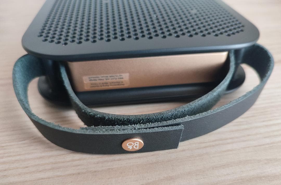 Bang & Olufsen スピーカー B&O Beoplay A2 黒 銅色
