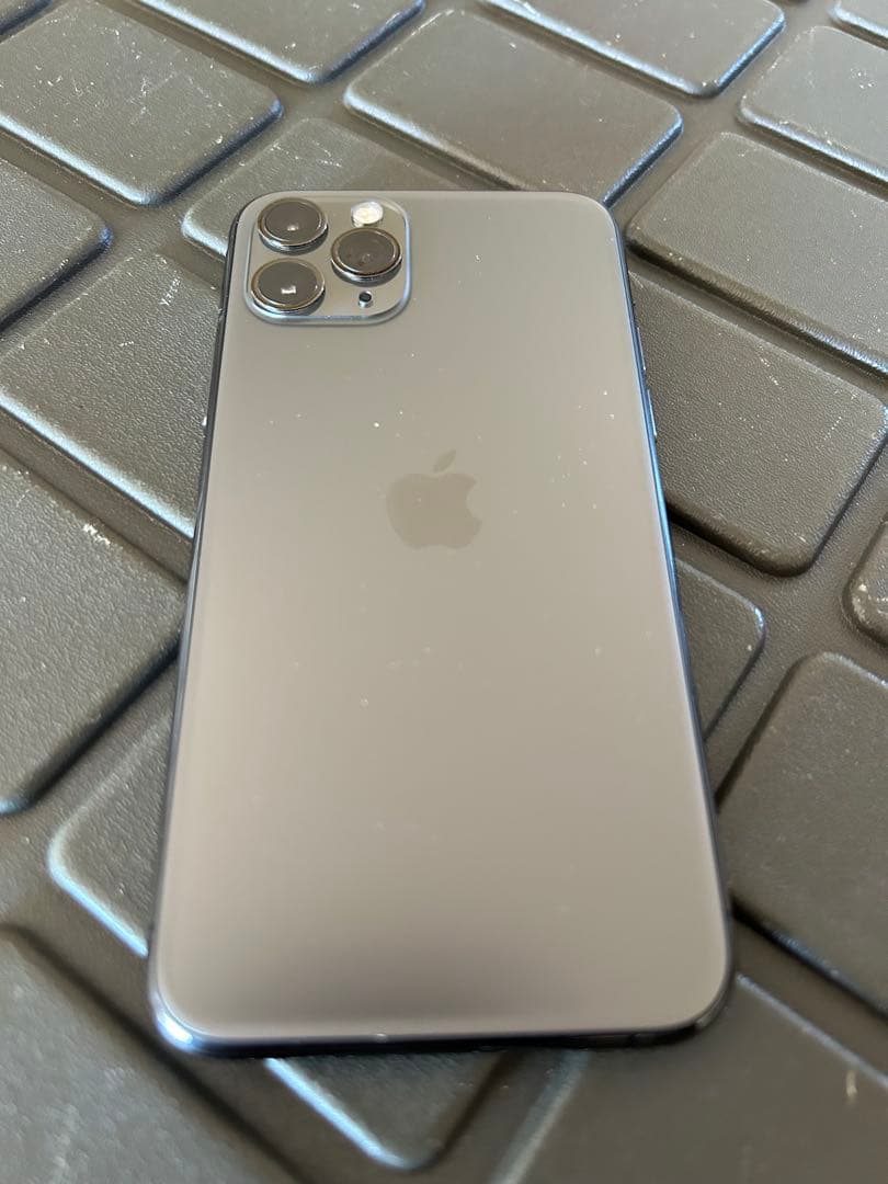 iPhone 11 Proスペースグレー 本体 Supremeケース付