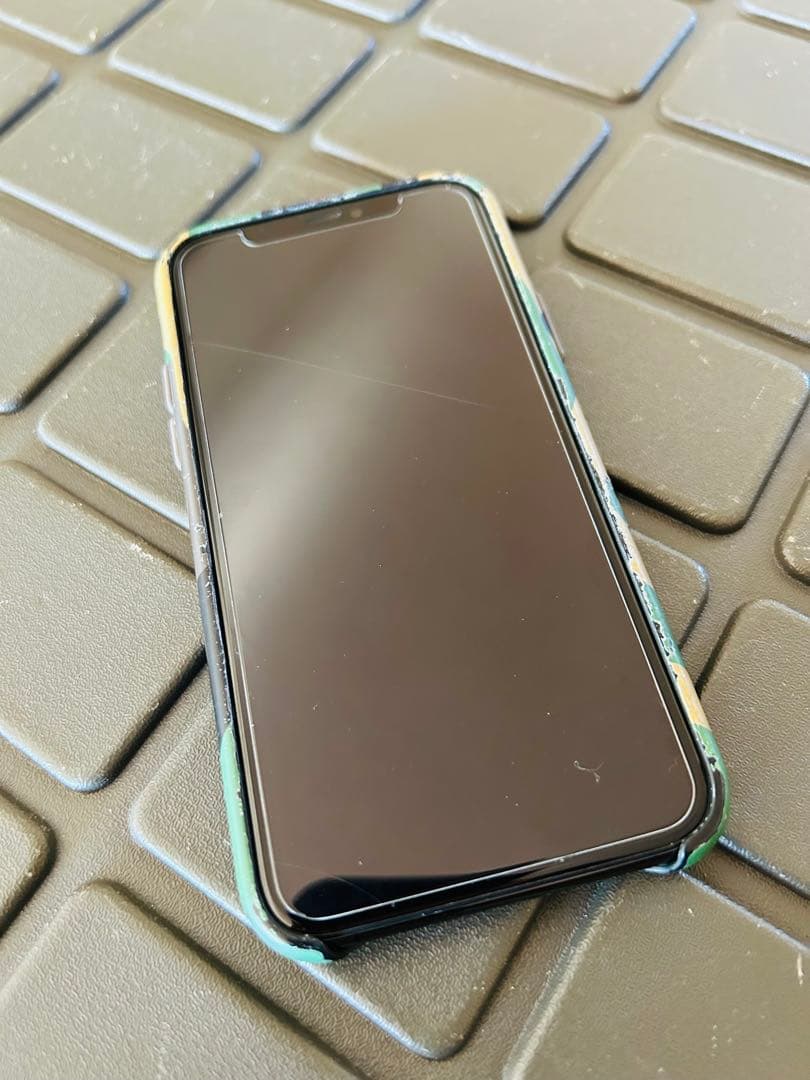 iPhone 11 Proスペースグレー 本体 Supremeケース付