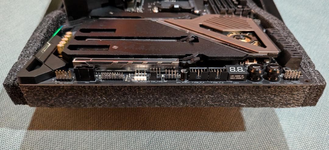 ASRock X570 TAICHI マザーボード