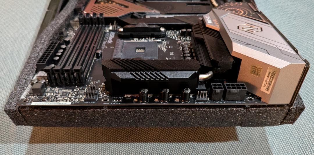 ASRock X570 TAICHI マザーボード
