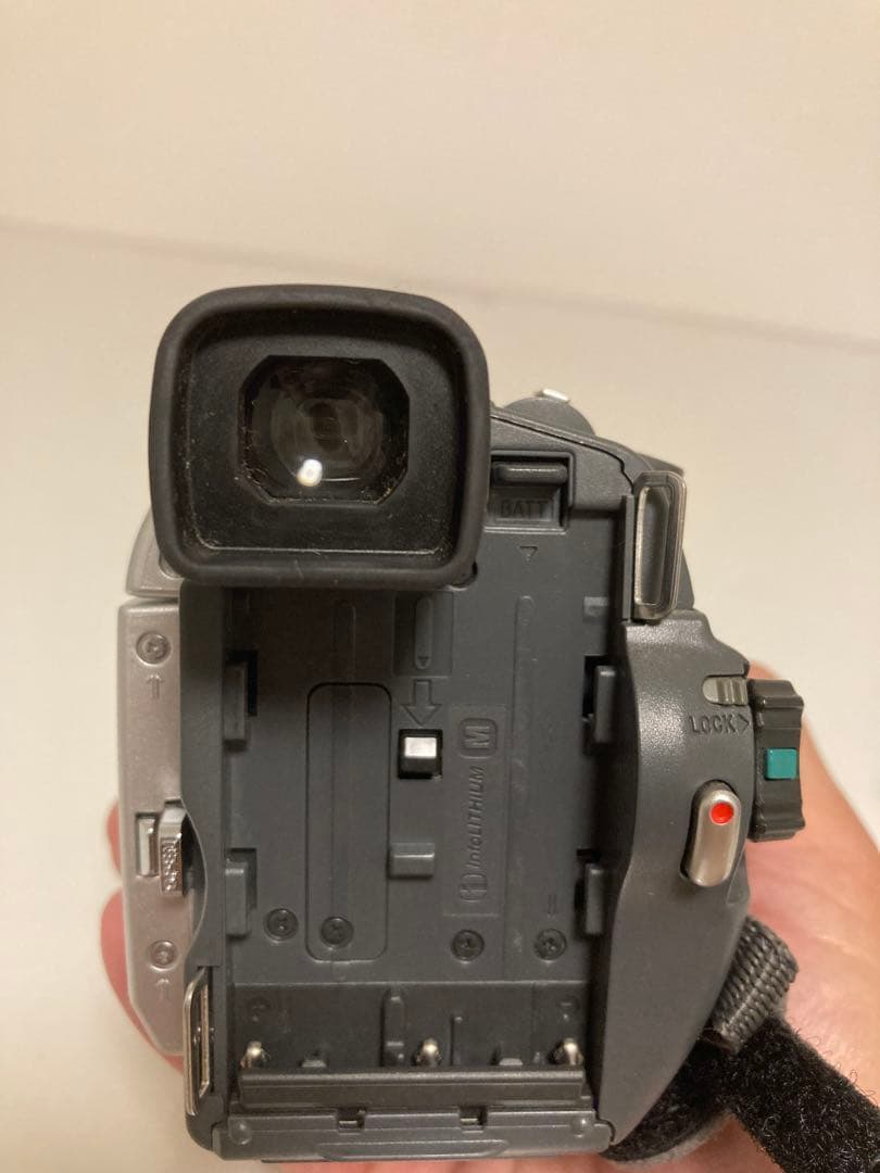 ビデオカメラ SONY DCR-TRV70