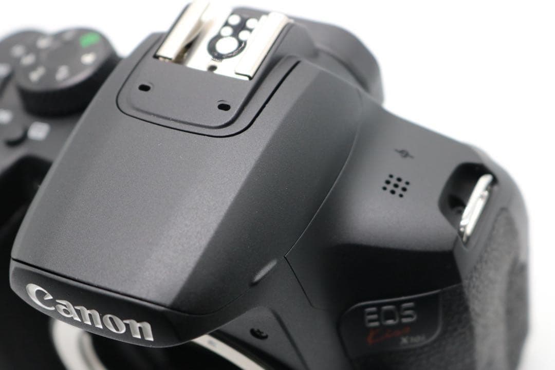 ボディ新品級 【Canon EOS Kiss X10i ダブルレンズセット】