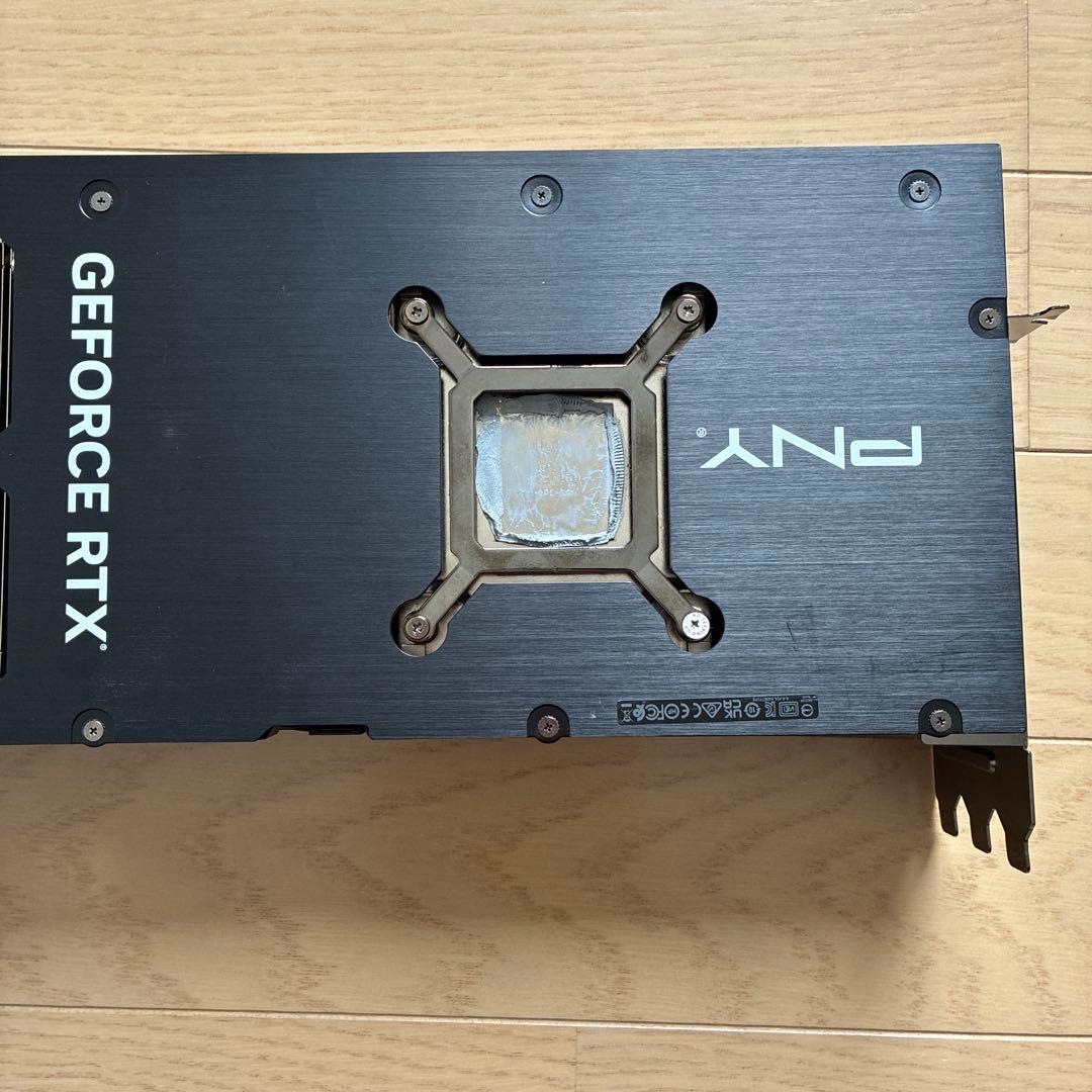 PNY RTX 4090 ヒートシンク　3連　ファン　LED バックプレート