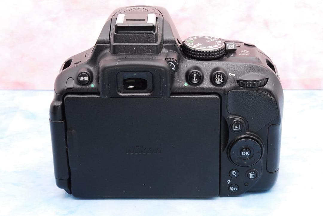 ☆Nikon D5300☆手ぶれ補正Wレンズ☆Wi-Fi搭載☆一眼レフカメラ