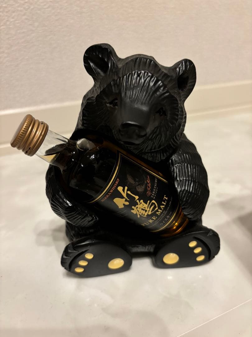 竹鶴ピュアモルト　木彫りの熊