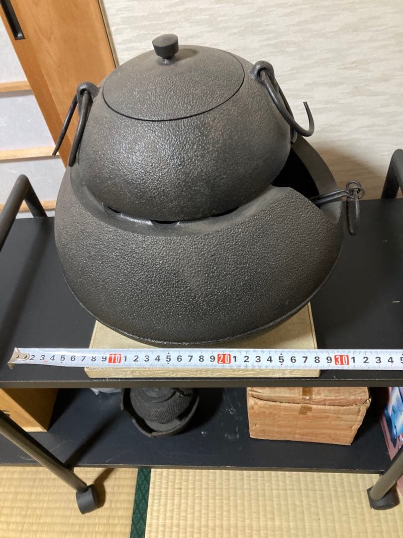 逸品！黒い鋳鉄製茶釜。