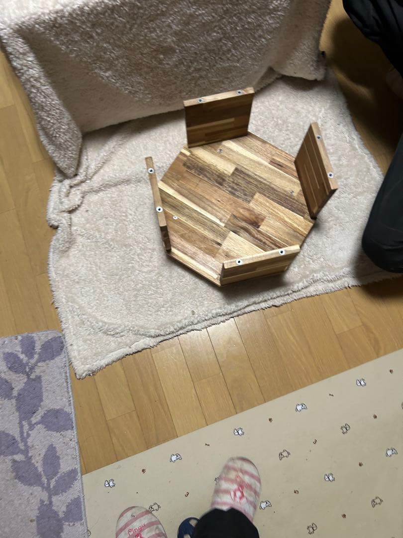 キャットハウス猫用のアカシア天然木製 八角形オープンシェルフ