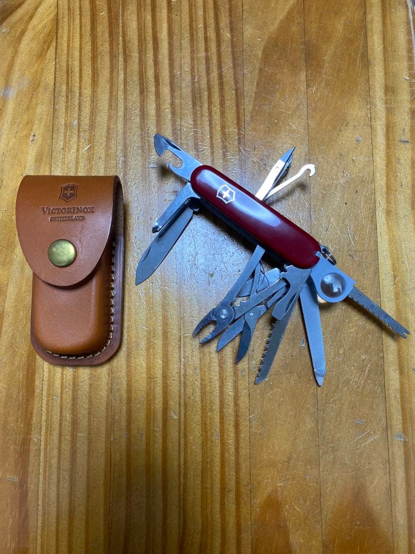 Victorinox 多機能ナイフ レザーケース付き