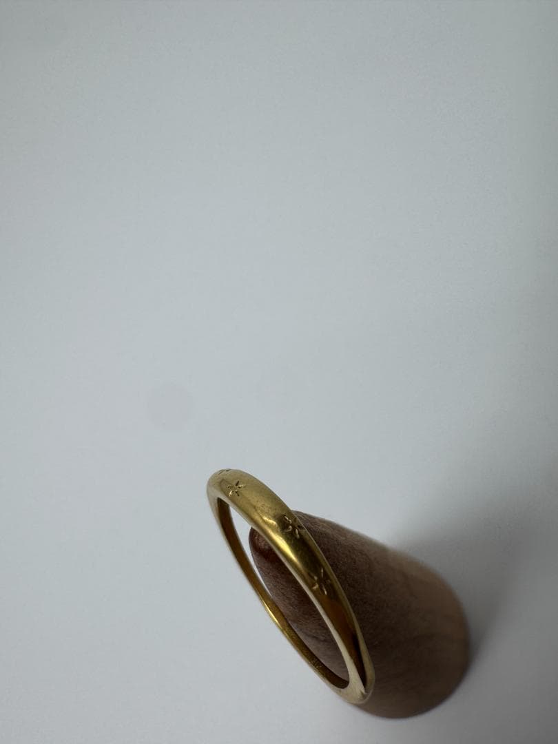 美品/日本製K18ゴールドバンドリング 彫刻模様付き11号
