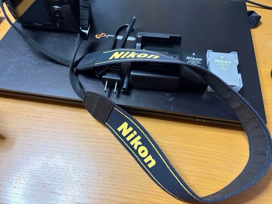 NikonD40デジタル一眼レフ 標準ズームレンズ/予備バッテリ/SD32GB付