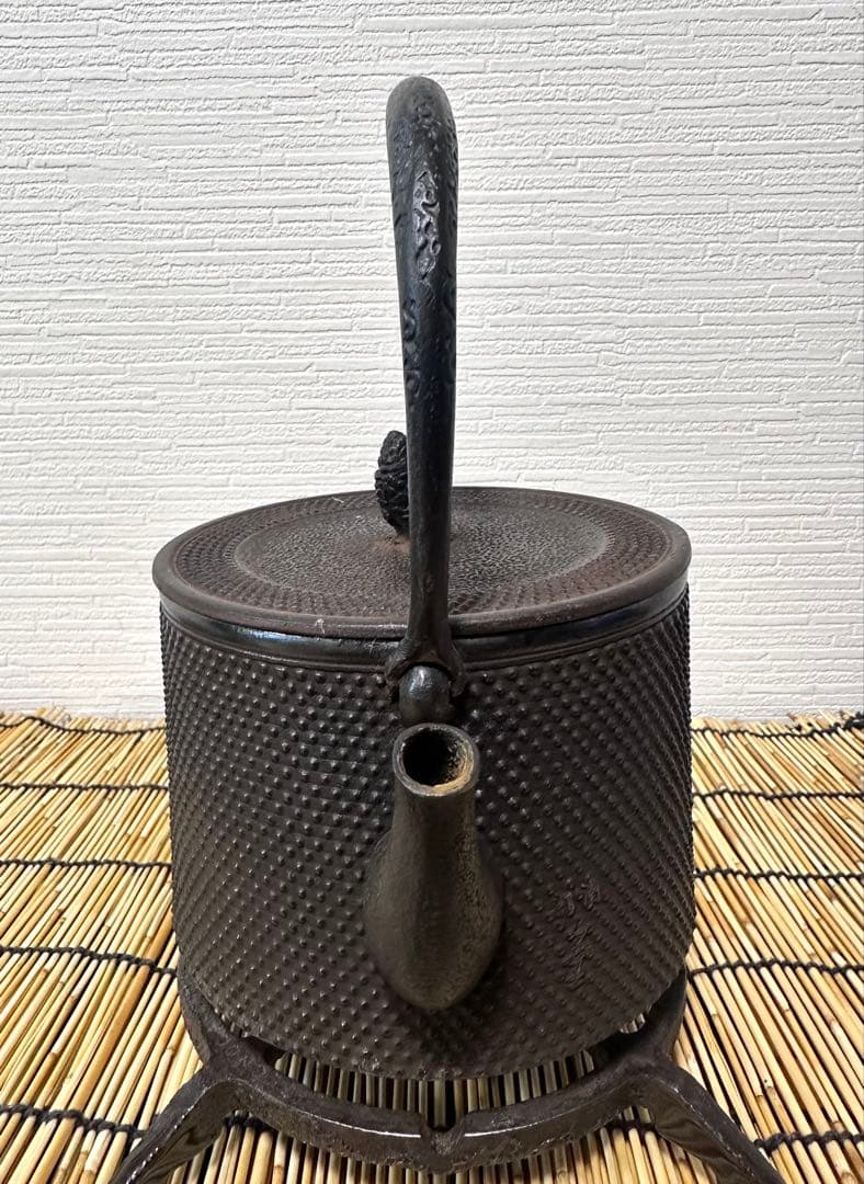 ＵＳＥＤ品　敬典工房正寿堂山正造１２型寸胴アラレ　南部鉄瓶 南部鉄器
