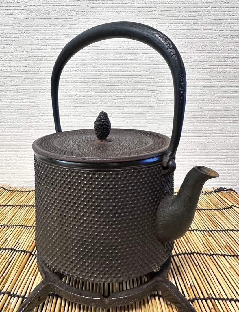 ＵＳＥＤ品　敬典工房正寿堂山正造１２型寸胴アラレ　南部鉄瓶 南部鉄器