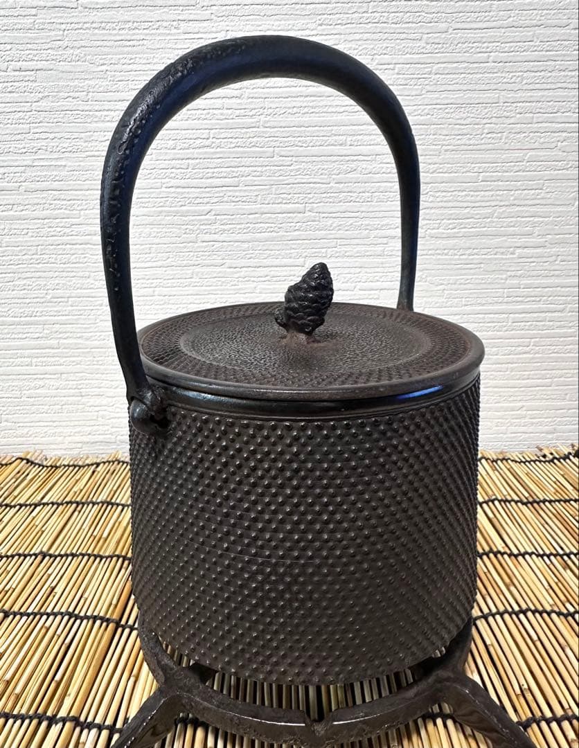 ＵＳＥＤ品　敬典工房正寿堂山正造１２型寸胴アラレ　南部鉄瓶 南部鉄器