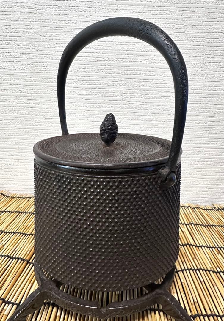 ＵＳＥＤ品　敬典工房正寿堂山正造１２型寸胴アラレ　南部鉄瓶 南部鉄器