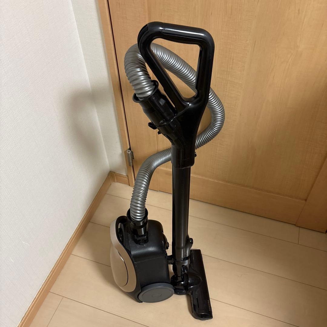 K*．様 東芝　2019年　紙パック式 掃除機 VC-PH7A