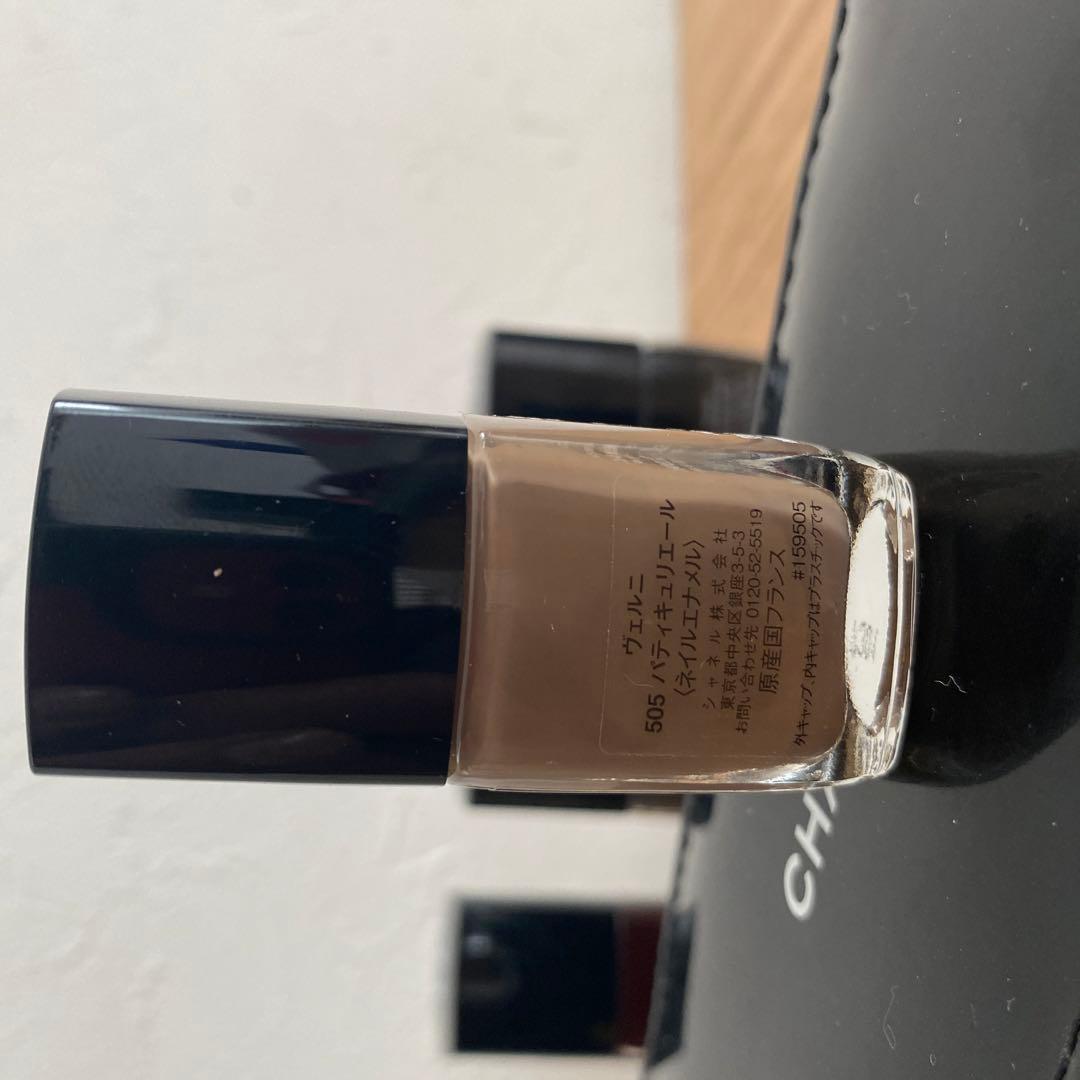 CHANEL ヴェルニ　ネイルカラーセット 5色 エナメルポーチ　小物入れに。