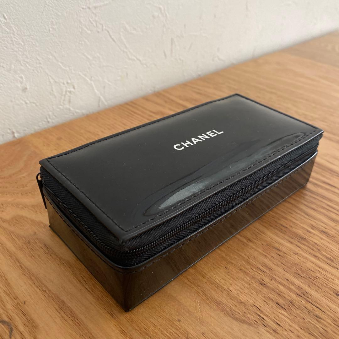 CHANEL ヴェルニ　ネイルカラーセット 5色 エナメルポーチ　小物入れに。