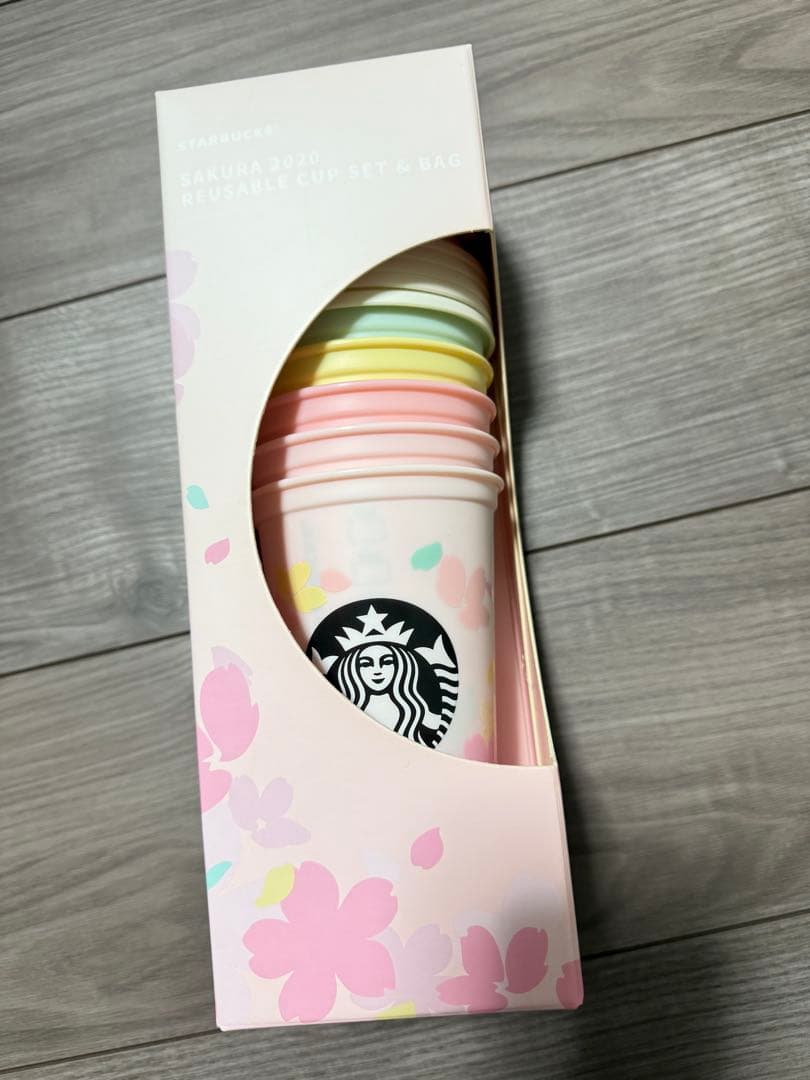 スターバックス　アウトドアグッズ