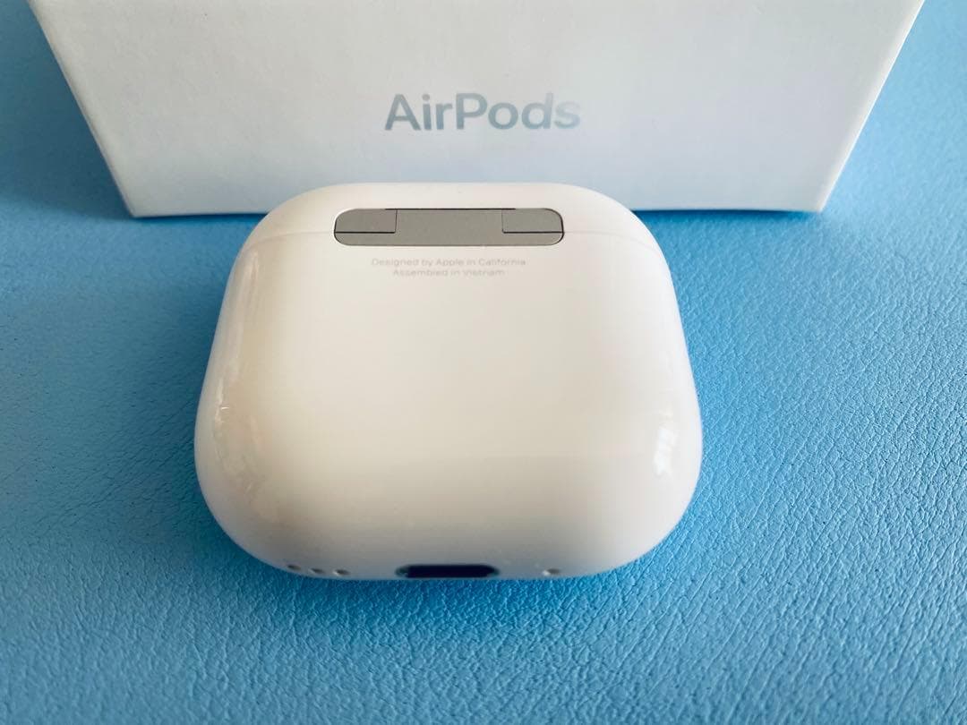 AirPods 第4世代 充電ケースのみ ノイキャン付 A3059 LQZR