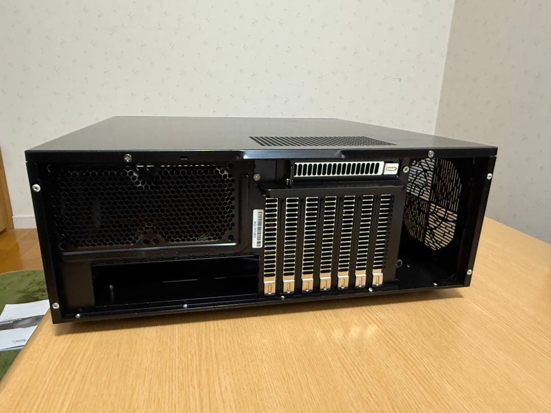 PCケースSilverStone GD8 Black