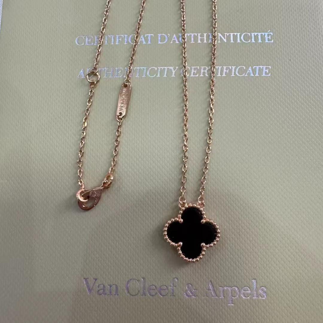 Van Cleef & Arpels 四つ葉のクローバーネックレス