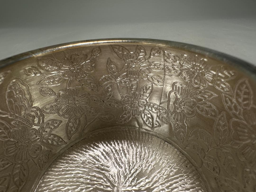UM9-2S65　韓国美術　純銀製　七宝焼花卉文蓋物　重さ165g　美品　共箱