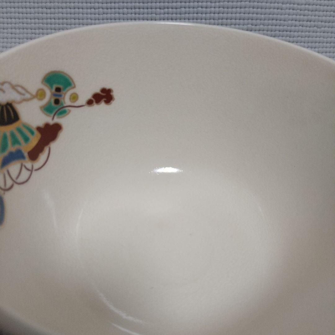 めでたい厚塗色絵〈宝尽くし／兜／片輪車波〉 押小路 京焼 茶碗 ＜未使用品＞