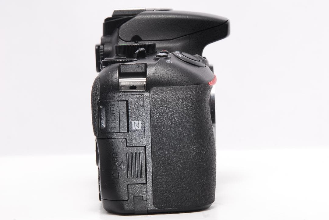 ✨自撮り可能機種 Bluetooth搭載機✨Nikon D5600レンズセット
